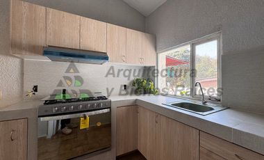 Casa en Condominio con Alberca Común en  Renta