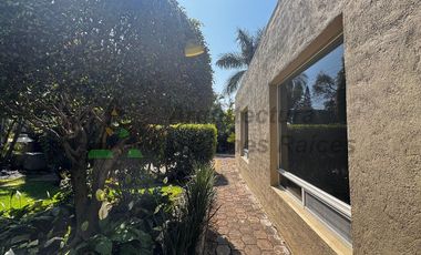 Casa en Condominio con Alberca Común en  Renta