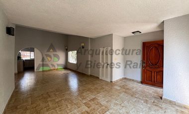 Casa en Condominio con Alberca Común en  Renta