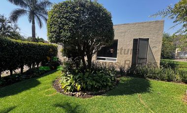 Casa en Condominio con Alberca Común en  Renta