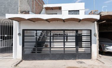 LAS PINTITAS CASA MUY AMPLIA EN VENTA