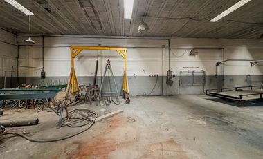 ALQUILER - DEPOSITO - 1400 M2 - BURZACO