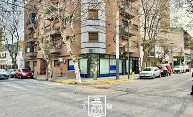 Alsina y 3 de Febrero - Local en Esquina - Venta - San Fernando