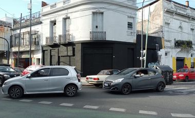 LOTE EN GURRUCHAGA Y WARNES PARA 2000 M DE OBRA CON UN LOCAL EN ESQUINA!!