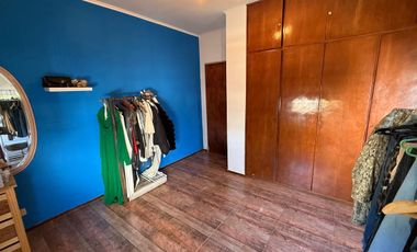 Casa de Seis ambientes con Quincho, Pileta y Espacio Cochera en Venta en Wilde