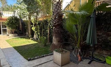 Casa de Seis ambientes con Quincho, Pileta y Espacio Cochera en Venta en Wilde
