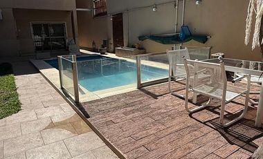 Casa de Seis ambientes con Quincho, Pileta y Espacio Cochera en Venta en Wilde