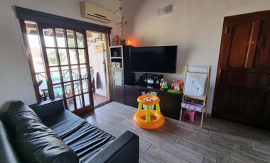 Departamento en planta alta + patio y quincho