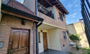 Departamento en planta alta + patio y quincho