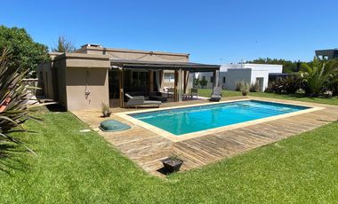 Casa en venta en Barrio Golf 1, Costa Esmeralda