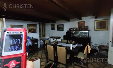 Casa en venta. Ideal para emprendimiento inmobiliario y/o de salud.