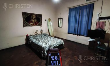 Casa en venta. Ideal para emprendimiento inmobiliario y/o de salud.