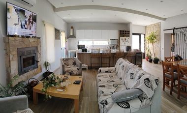 Casa en Lagos de Canning – 3 Dorm – 1 Planta con Pileta