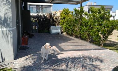 Casa en Lagos de Canning – 3 Dorm – 1 Planta con Pileta