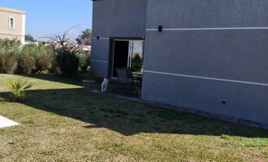 Casa en Lagos de Canning – 3 Dorm – 1 Planta con Pileta