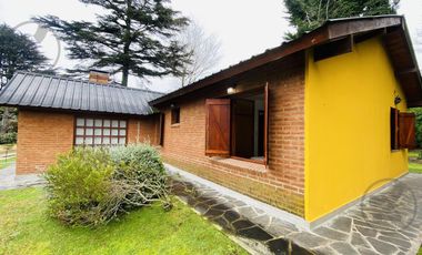 VENTA | CHALET DE LADRILLOS | 3 AMB CON PILETA | SIERRA DE LOS PADRES