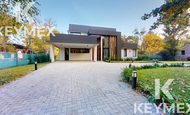 VENTA CASA EN MIRALAGOS