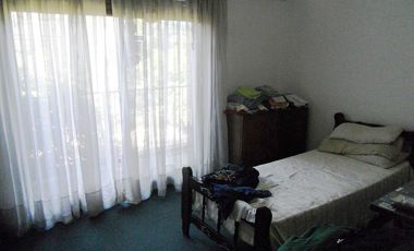 VENTA CASA 4 AMBIENTES EN VILLA ADELINA -POSIBILIDAD MULTIFAMILIAR-
