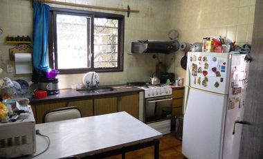 VENTA CASA 4 AMBIENTES EN VILLA ADELINA -POSIBILIDAD MULTIFAMILIAR-