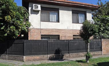 VENTA CASA 4 AMBIENTES EN VILLA ADELINA -POSIBILIDAD MULTIFAMILIAR-
