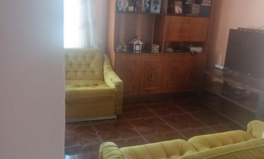 Casa en Venta en Col. Cumbria, Cuautitlán Izcalli con 3 rec, 2 baños y 2 estacionamientos