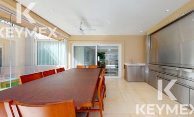 VENTA CASA DE 5 DORMITORIOS EN MIRALAGOS