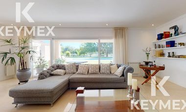 VENTA CASA DE 5 DORMITORIOS EN MIRALAGOS
