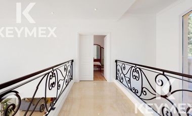 VENTA CASA DE 5 DORMITORIOS EN MIRALAGOS