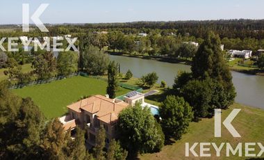VENTA CASA DE 5 DORMITORIOS EN MIRALAGOS