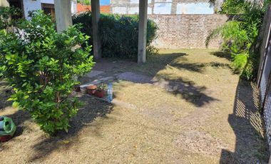 VENTA CASA 4 AMBIENTES EN VILLA ADELINA