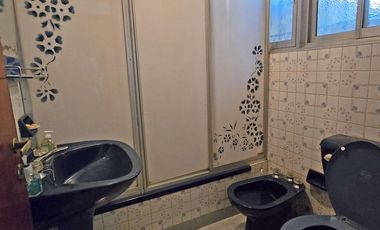 VENTA CASA 4 AMBIENTES EN VILLA ADELINA