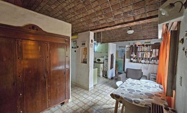 VENTA CASA 4 AMBIENTES EN VILLA ADELINA