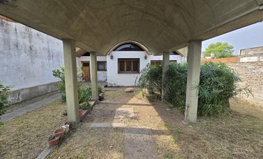VENTA CASA 4 AMBIENTES EN VILLA ADELINA