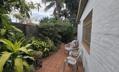 VENTA CASA 4 AMBIENTES EN VILLA ADELINA