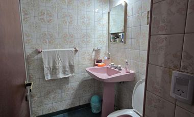 VENTA CASA 4 AMBIENTES EN VILLA ADELINA