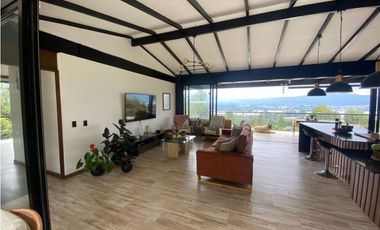 Espectacular casa campestre en parcelación vía La Ceja Rinegro