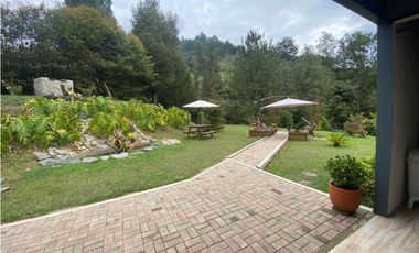 Espectacular casa campestre en parcelación vía La Ceja Rinegro