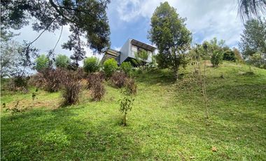 Espectacular casa campestre en parcelación vía La Ceja Rinegro