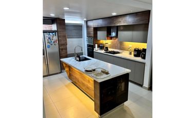 VENDO HERMOSA CASA EN ENVIGADO ANTIOQUIA