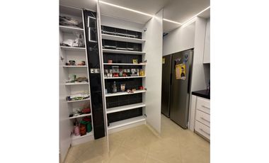 CASA GRANDE EN CARTAGO CON TRES APARTAMENTOS INDEPENDIENTES