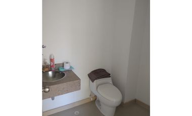 OFICINA EN ARRIENDO SECTOR CASTROPOL - POBLADO