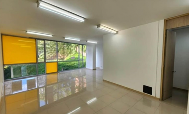 OFICINA EN ARRIENDO SECTOR CASTROPOL - POBLADO