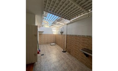 Casa de dos pisos Santa Marta