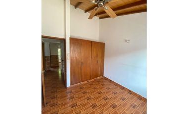 Casa de dos pisos Santa Marta