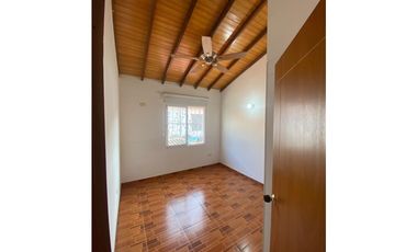 Casa de dos pisos Santa Marta