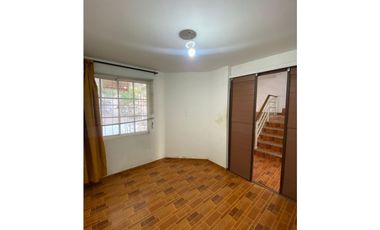 Casa de dos pisos Santa Marta