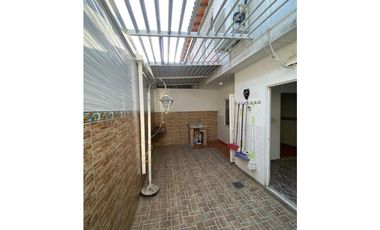 Casa de dos pisos Santa Marta