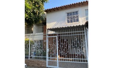 Casa de dos pisos Santa Marta