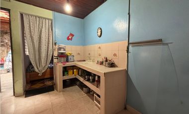 VENTA DE CASA CON LOCAL
