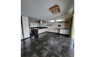 SE ALQUILA CASA EN pueblito cafetero  PEREIRA